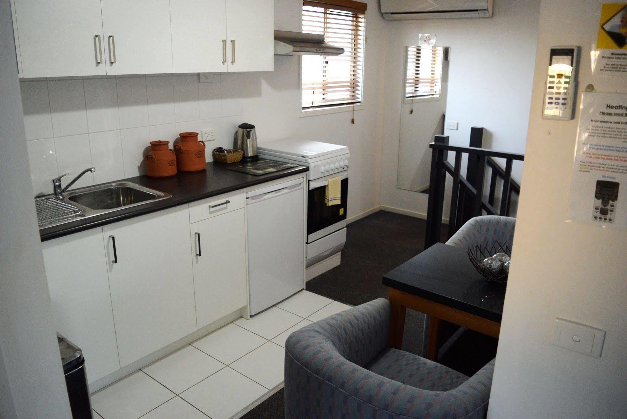 Mornington Motel Экстерьер фото
